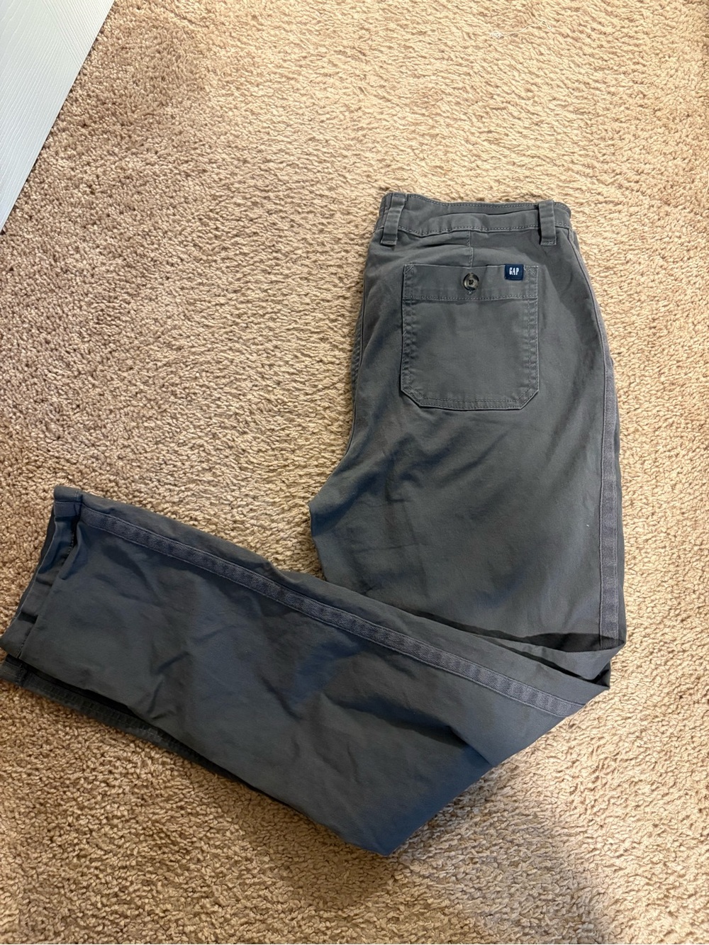 Women’s size 6 GAP chinos grey